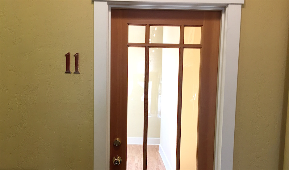 Suite 11; Door.