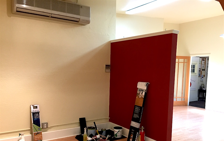 Suite 11; Entry.