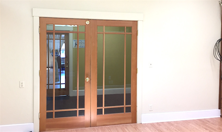 Suite 11; Entry; interior.